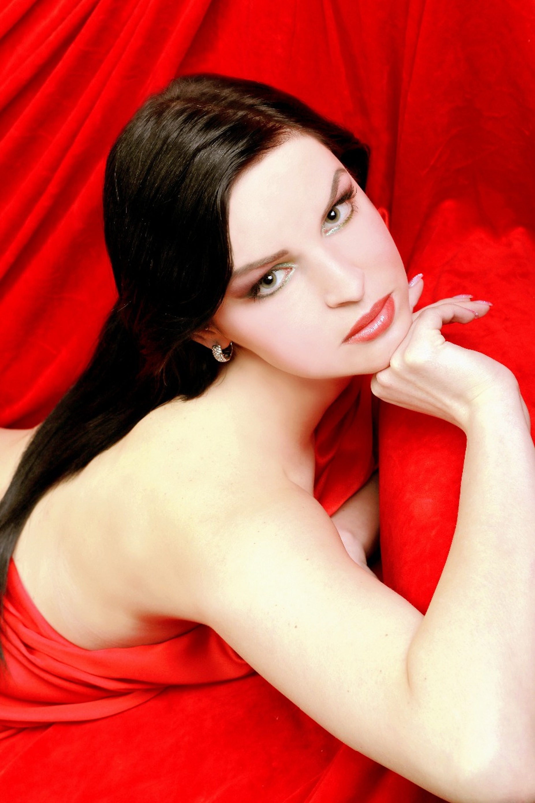 Denisa černé vlasy.jpg